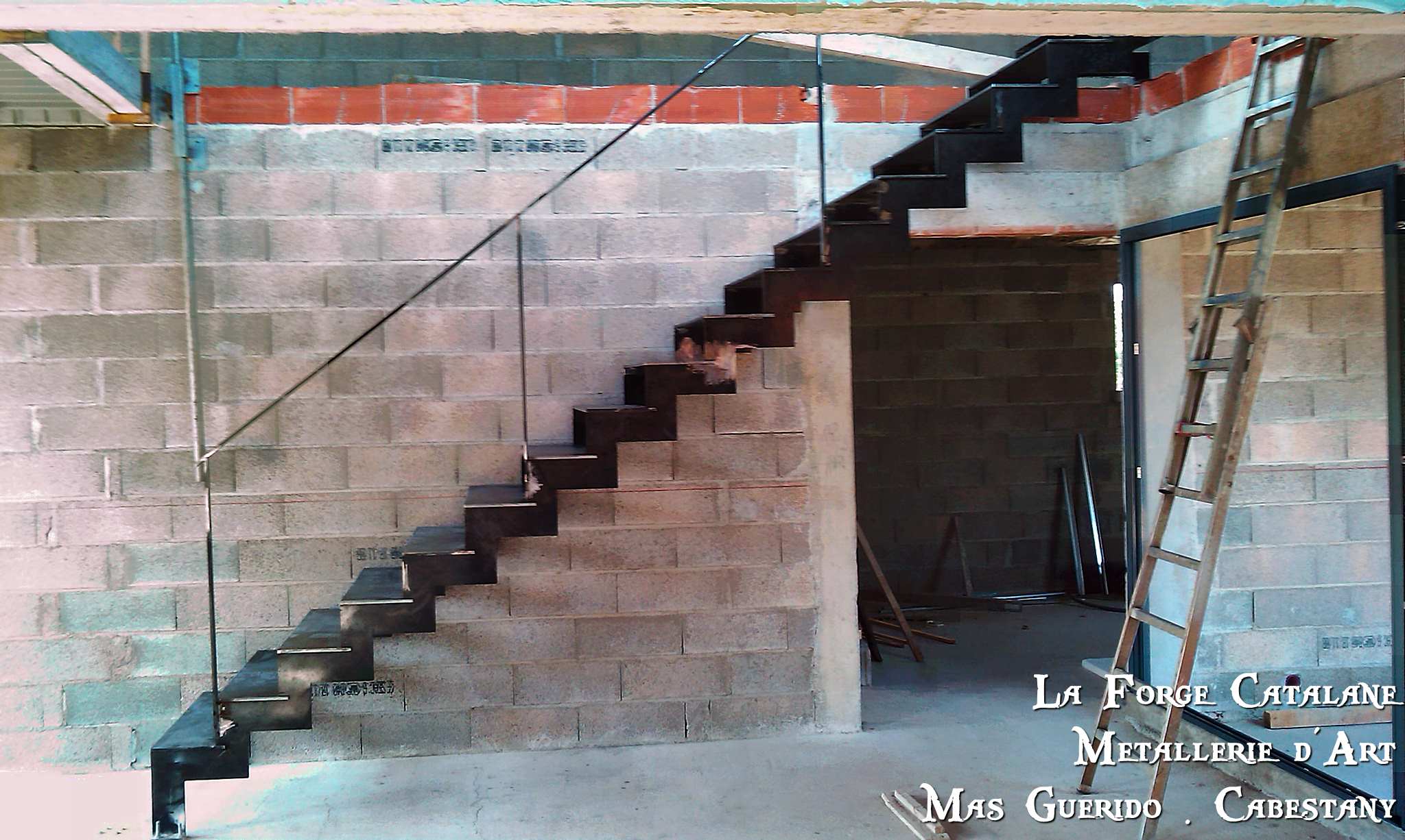 escalier limons cremaillere double decoupe laser marches fer 03 forge catalane.jpg